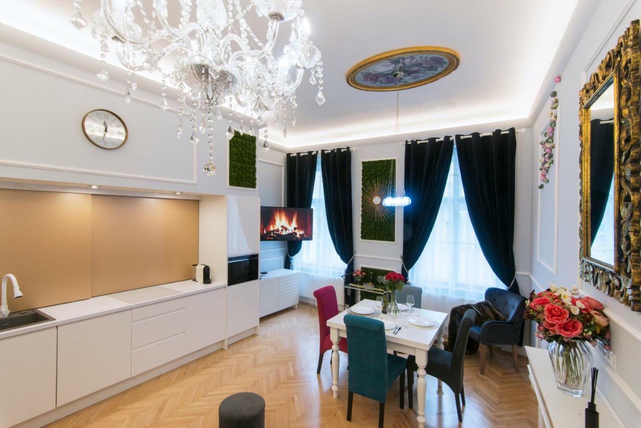 פראג Vogue Apartment Near By Wenceslas Square מראה חיצוני תמונה